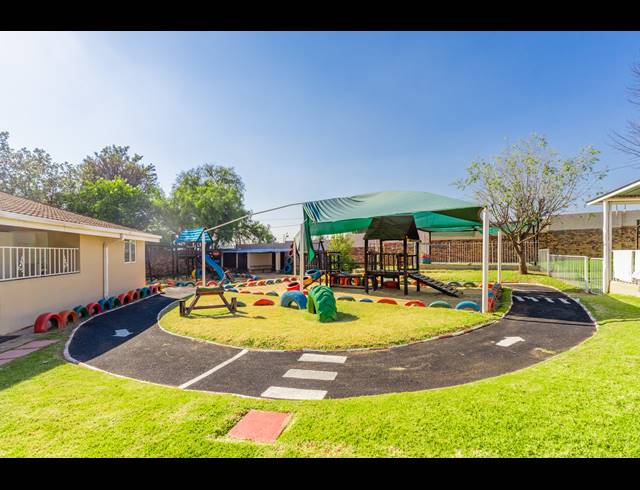 4 BEDROOM HOUSE FOR SALE IN LONEHILL